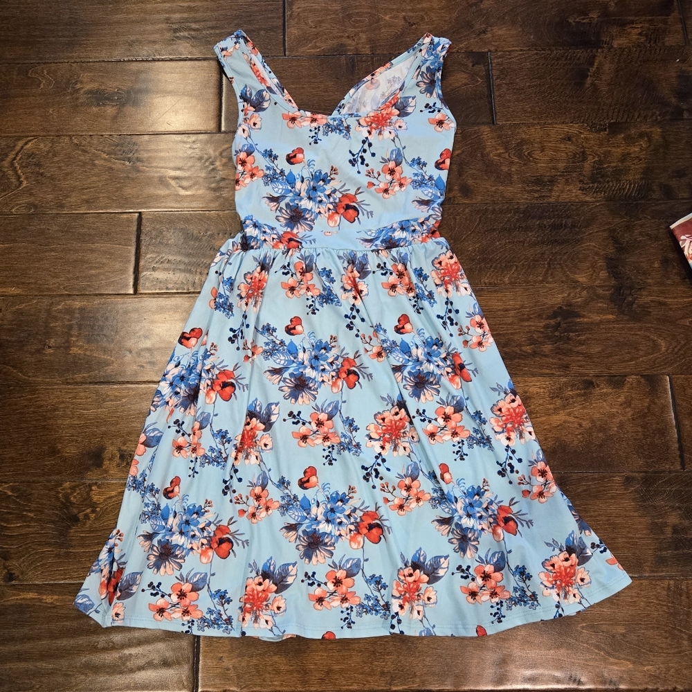NWT Filly Flair Dress Size L Floral